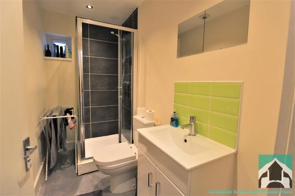 6 bedroom terraced house for rent