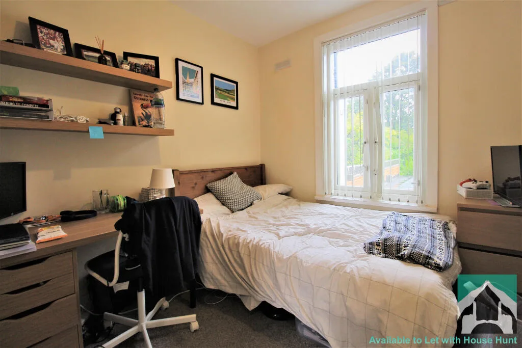 6 bedroom terraced house for rent