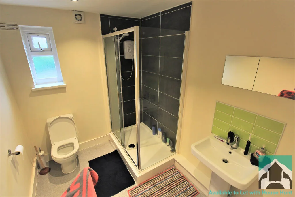 6 bedroom terraced house for rent