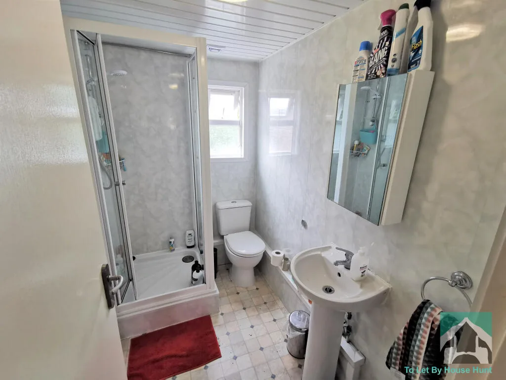6 bedroom terraced house for rent