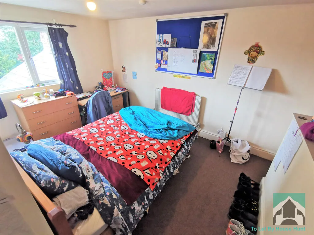 6 bedroom terraced house for rent