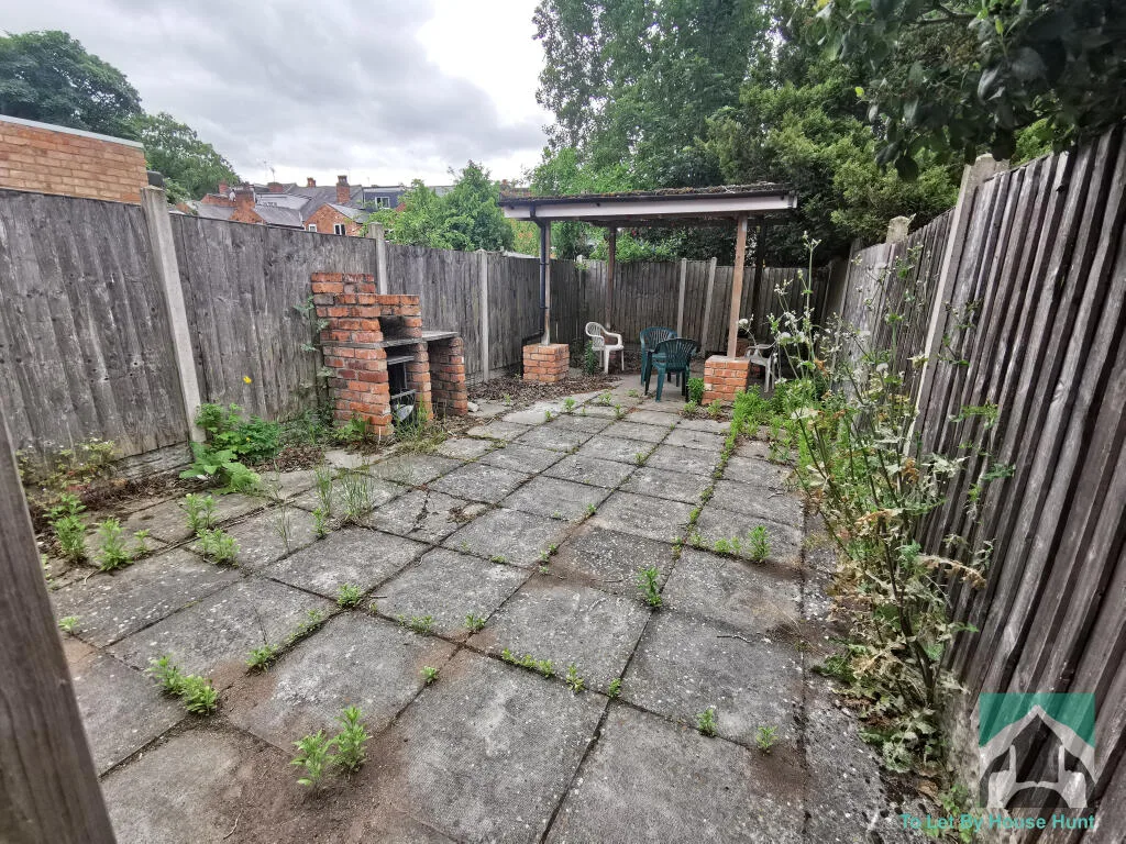 6 bedroom terraced house for rent