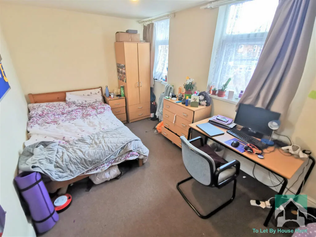 6 bedroom terraced house for rent