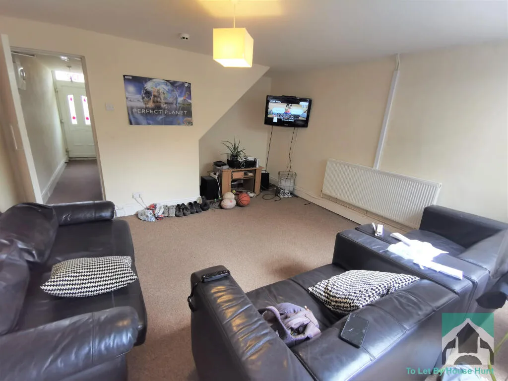 6 bedroom terraced house for rent