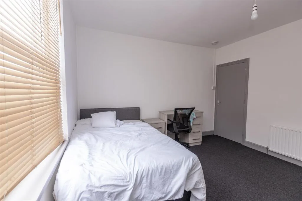 5 bedroom house for rent