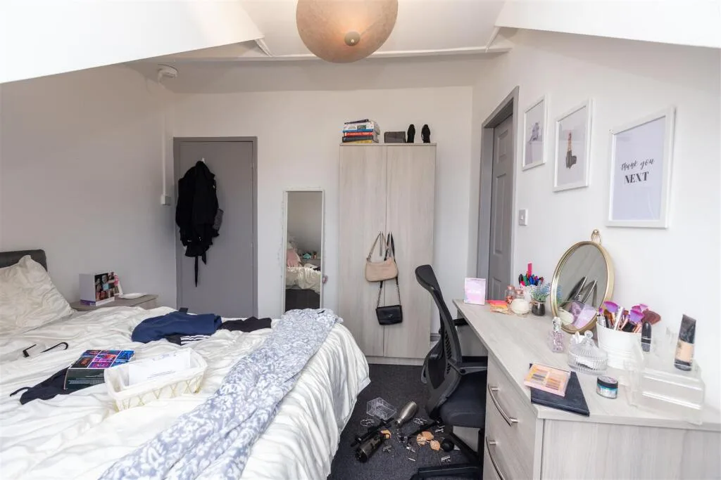 5 bedroom house for rent