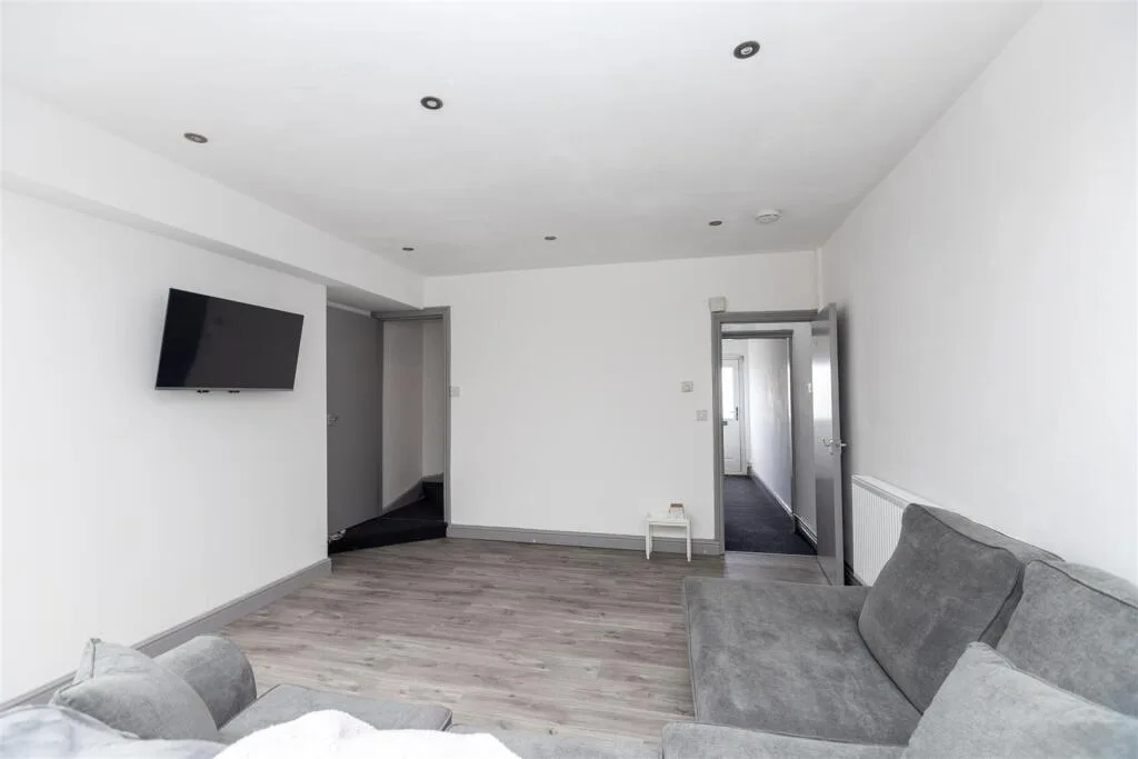 5 bedroom house for rent
