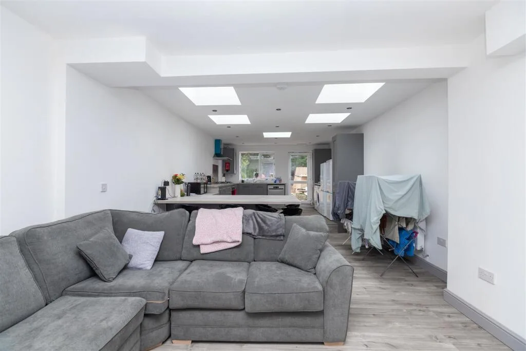 5 bedroom house for rent