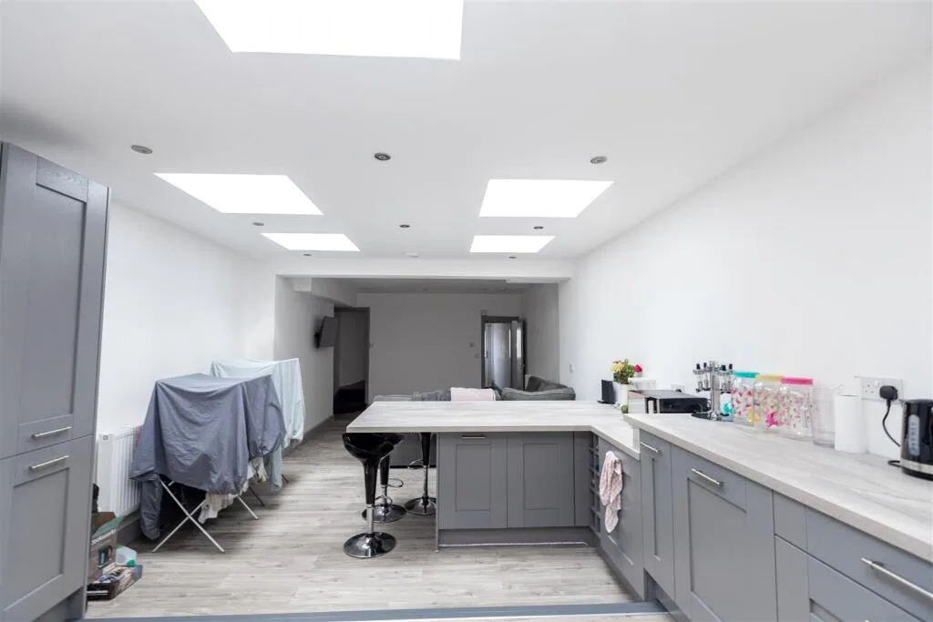 5 bedroom house for rent
