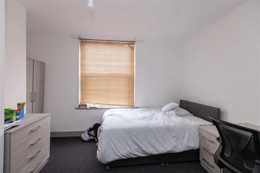 5 bedroom house for rent