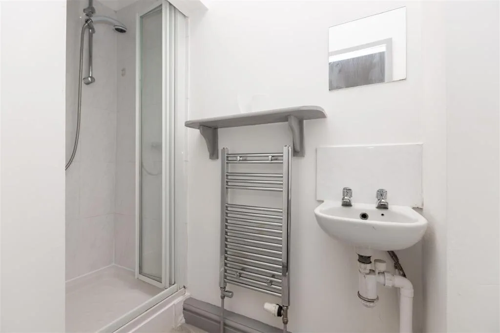 5 bedroom house for rent
