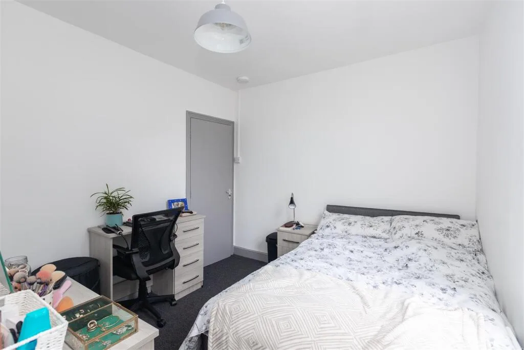 5 bedroom house for rent