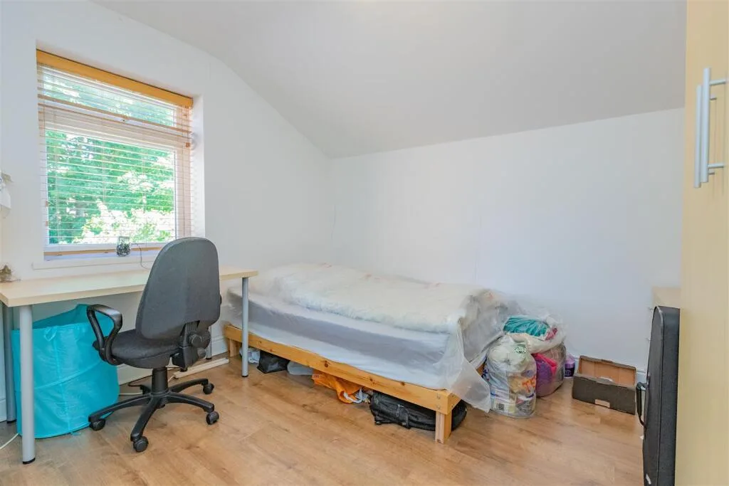 6 bedroom house for rent