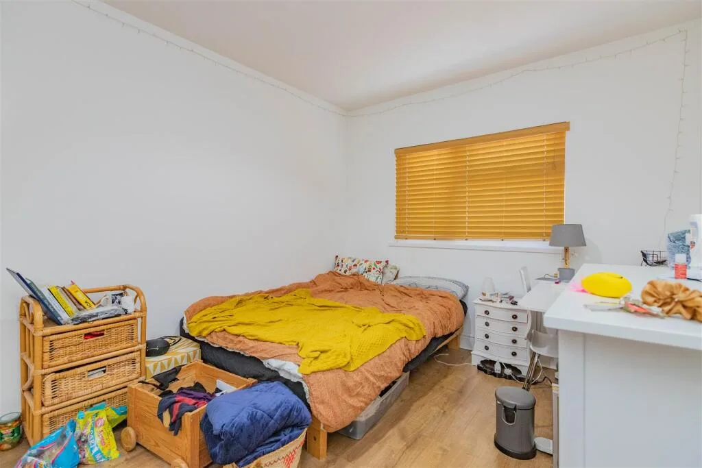 6 bedroom house for rent