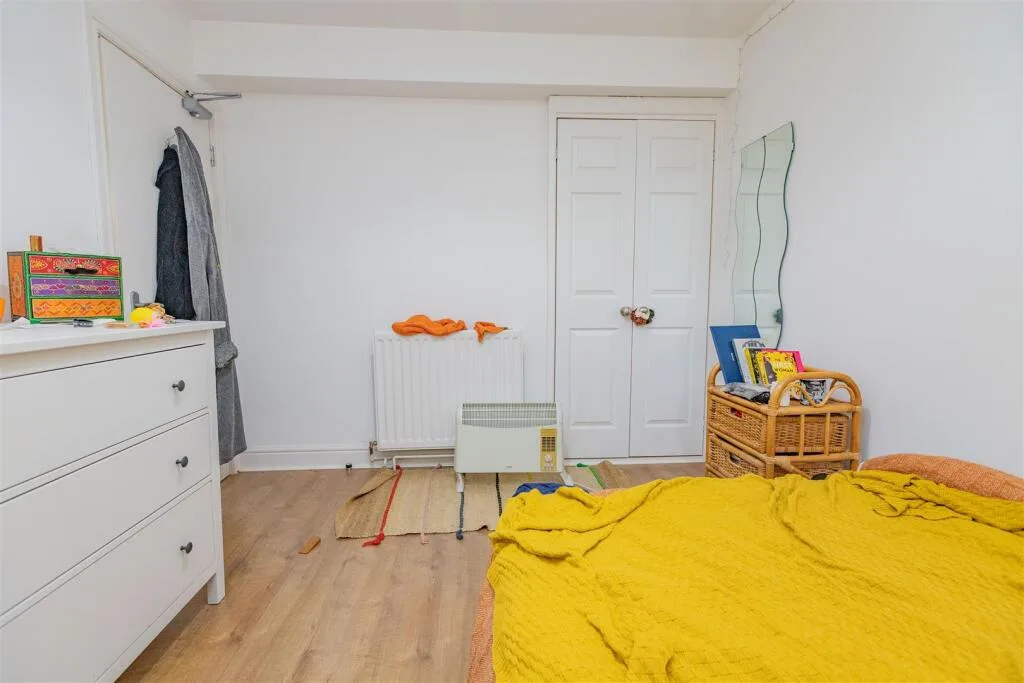 6 bedroom house for rent