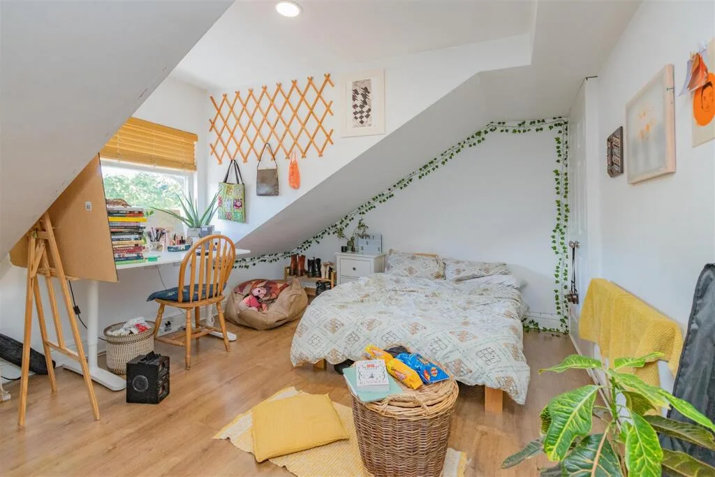 6 bedroom house for rent