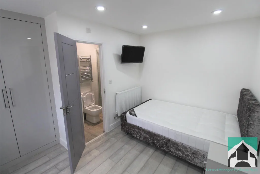 7 bedroom house for rent