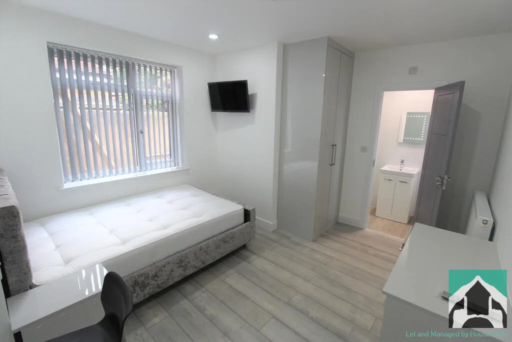 7 bedroom house for rent