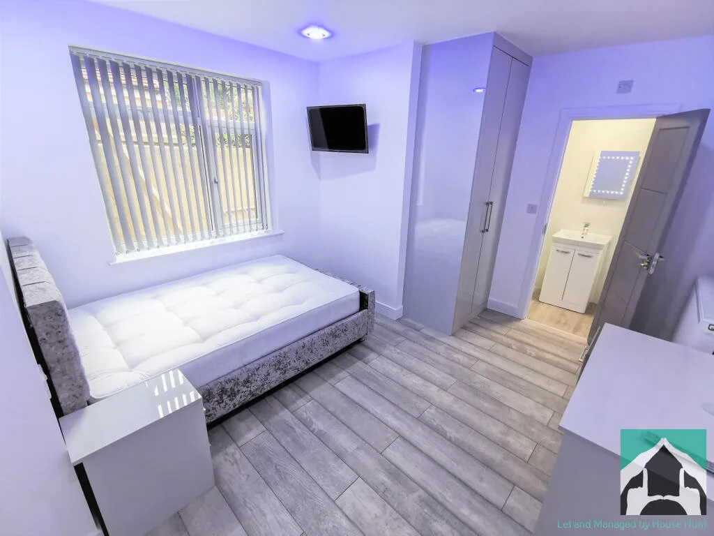 7 bedroom house for rent