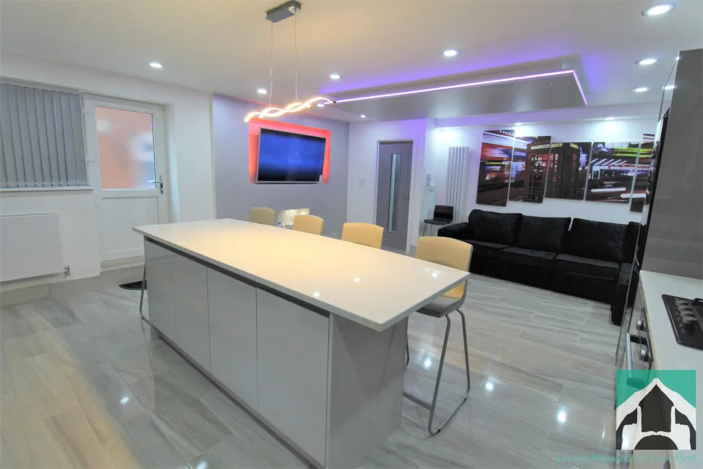 7 bedroom house for rent
