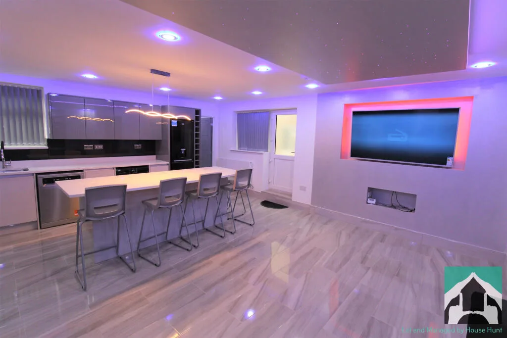 7 bedroom house for rent