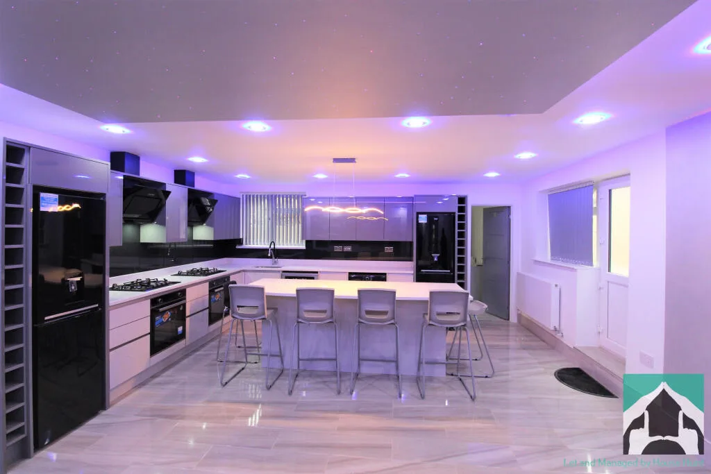 7 bedroom house for rent