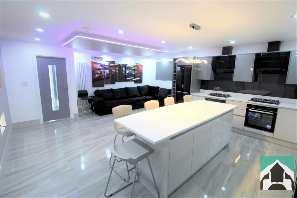 7 bedroom house for rent