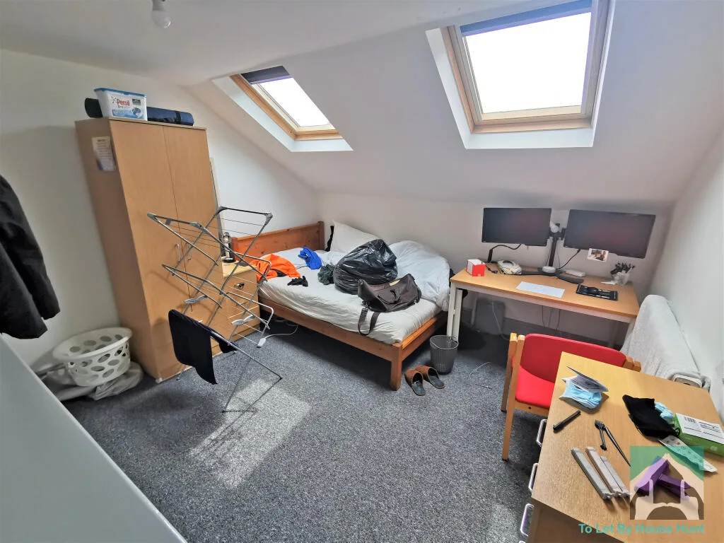 5 bedroom terraced house for rent