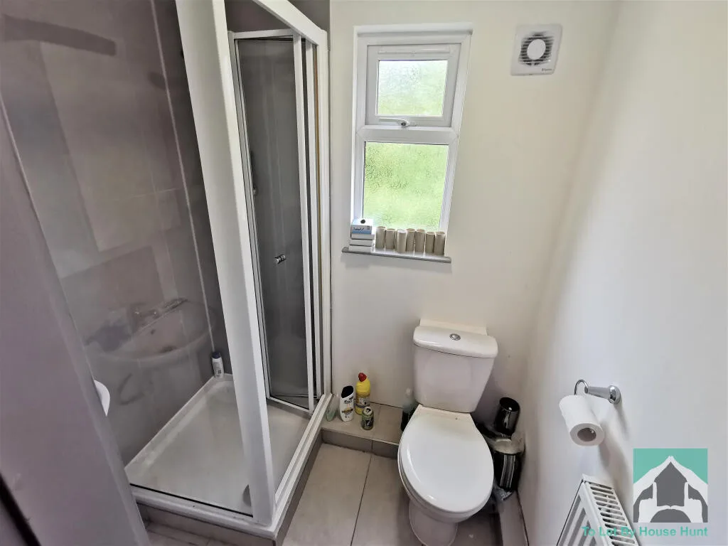 5 bedroom terraced house for rent