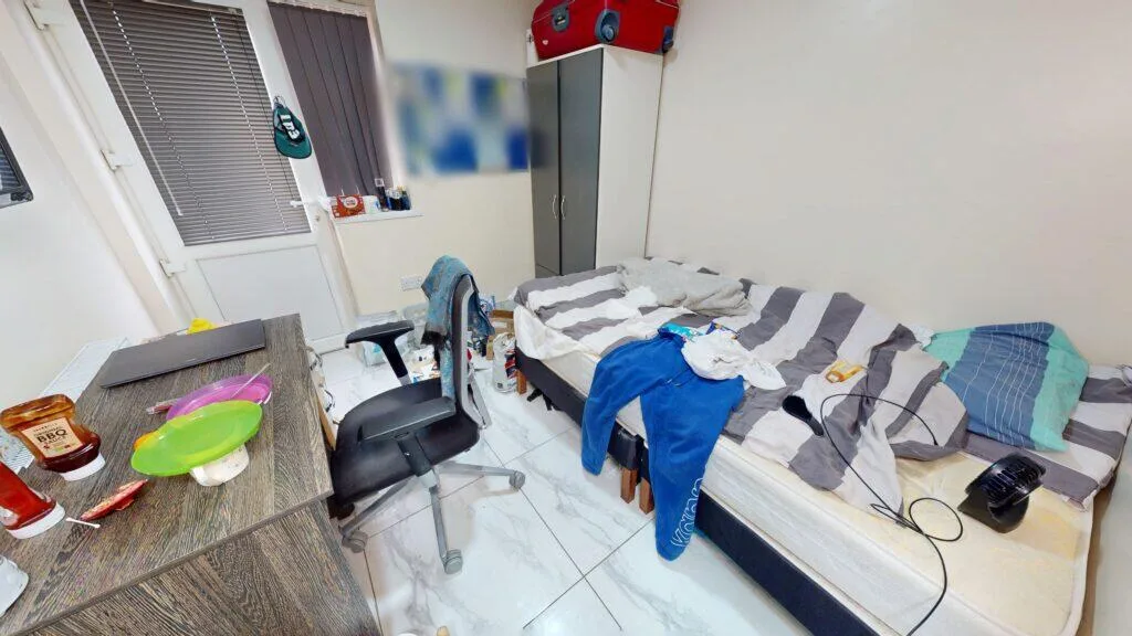 6 bedroom house for rent
