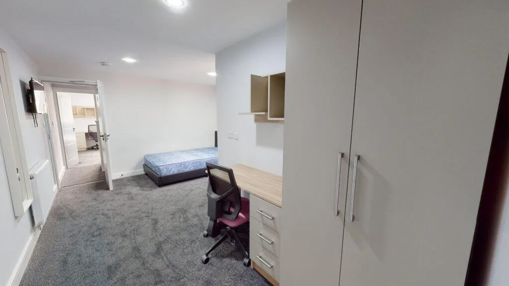 6 bedroom house for rent