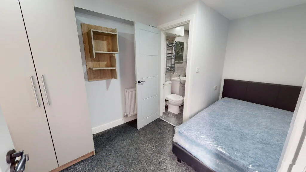 6 bedroom house for rent