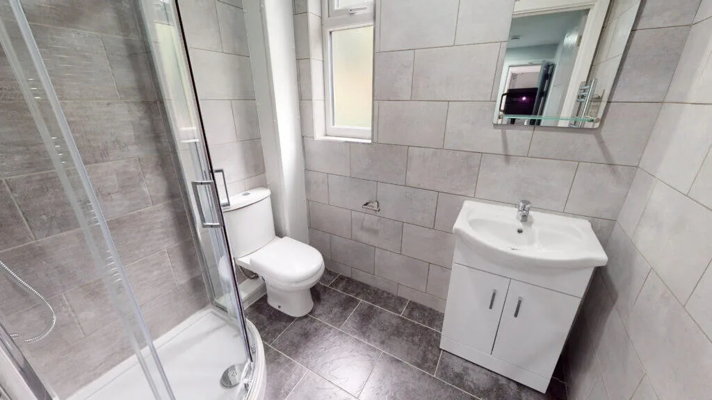 6 bedroom house for rent