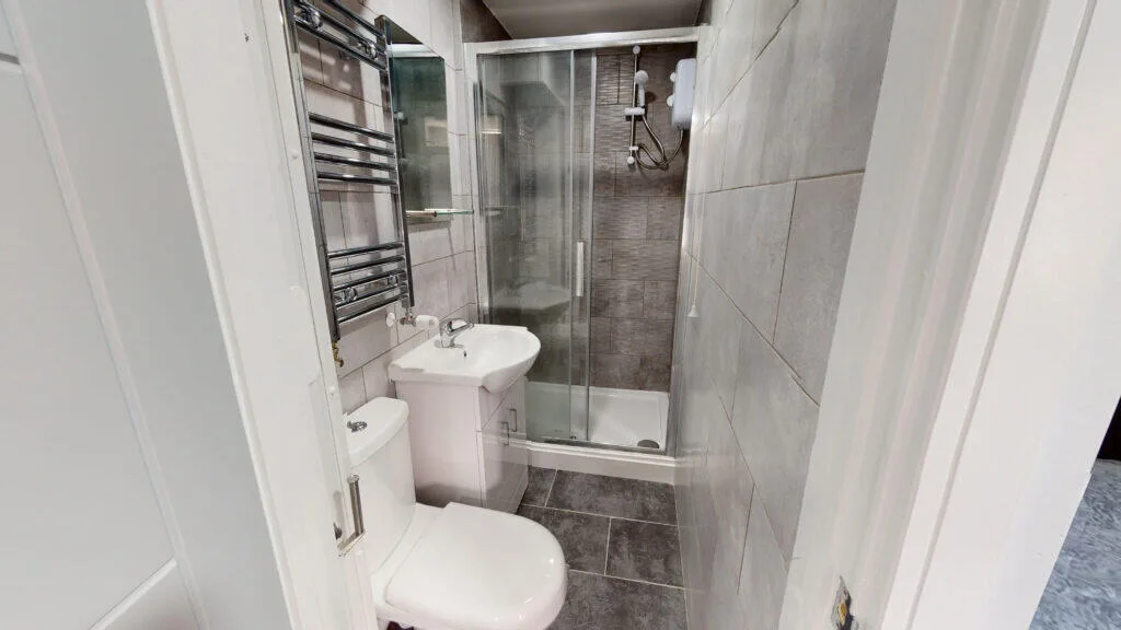 6 bedroom house for rent