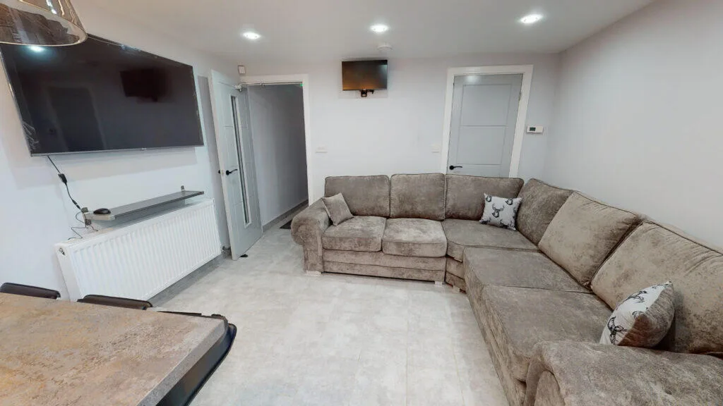 6 bedroom house for rent