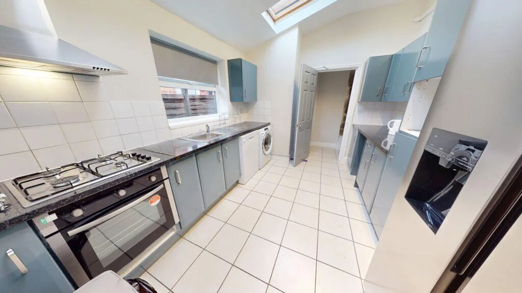 6 bedroom house for rent