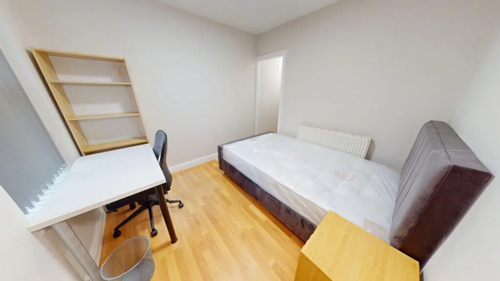 6 bedroom house for rent