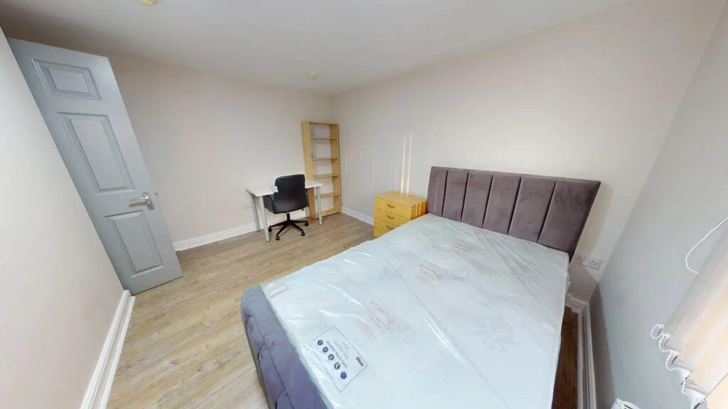 6 bedroom house for rent