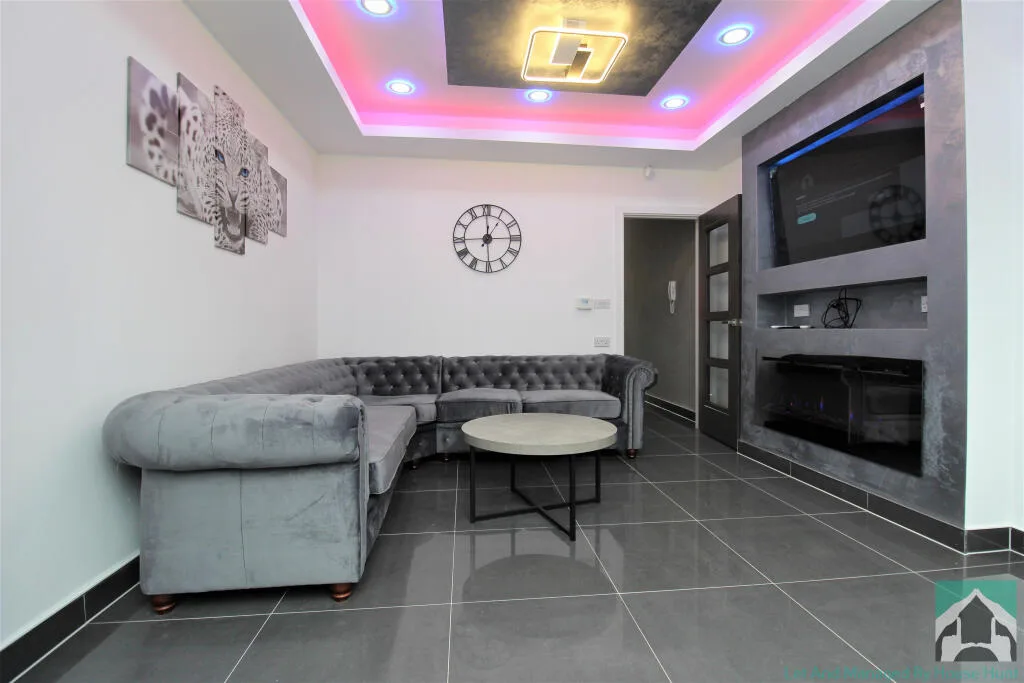 6 bedroom house for rent