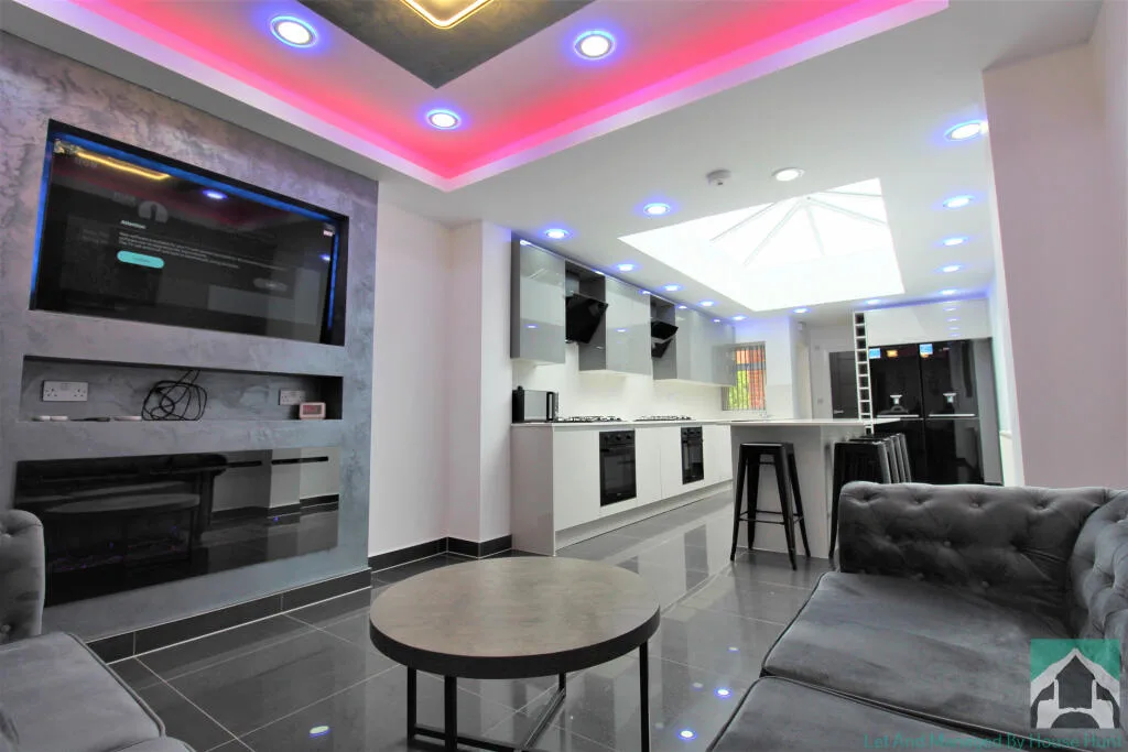 6 bedroom house for rent
