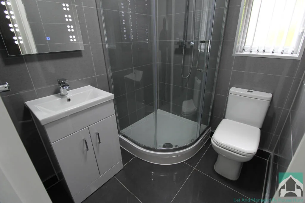 6 bedroom house for rent