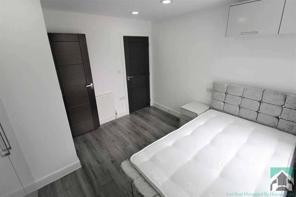 6 bedroom house for rent