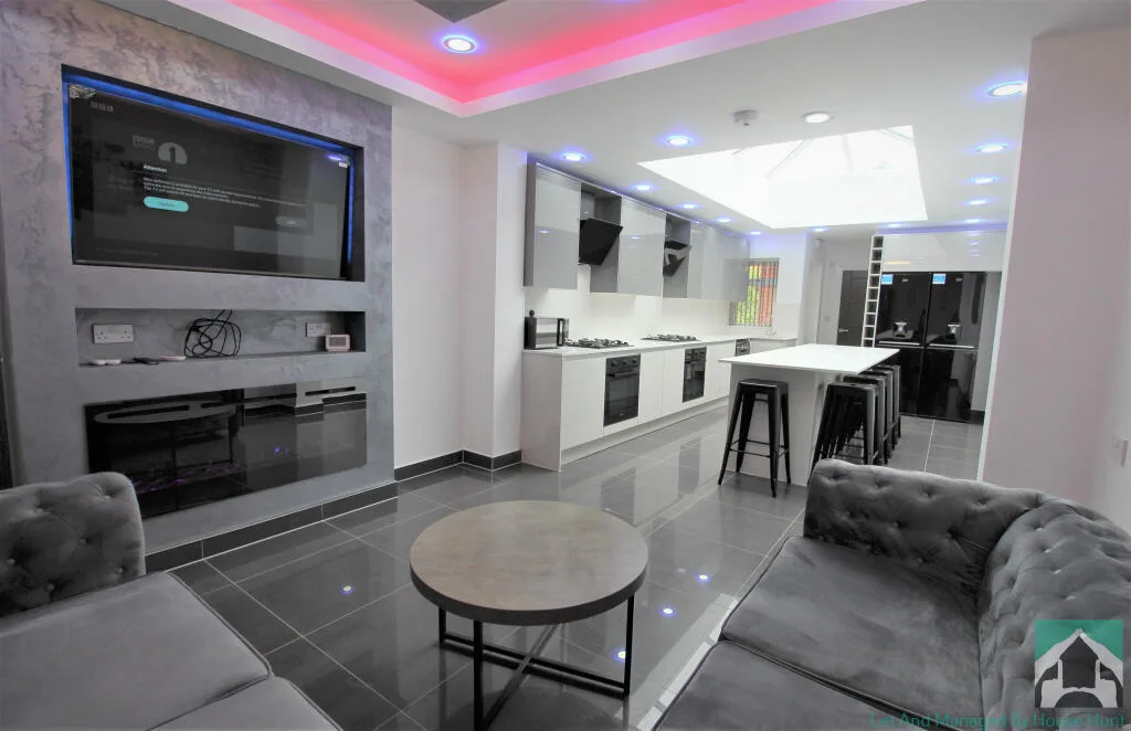 6 bedroom house for rent