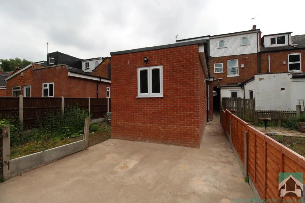 6 bedroom house for rent