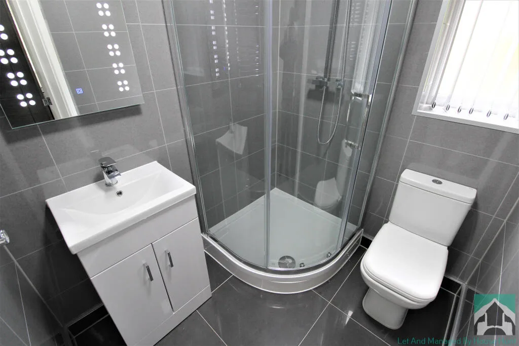 6 bedroom house for rent
