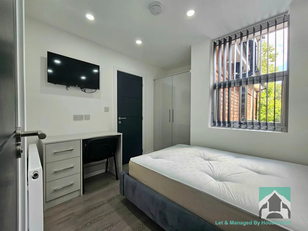 7 bedroom terraced house for rent
