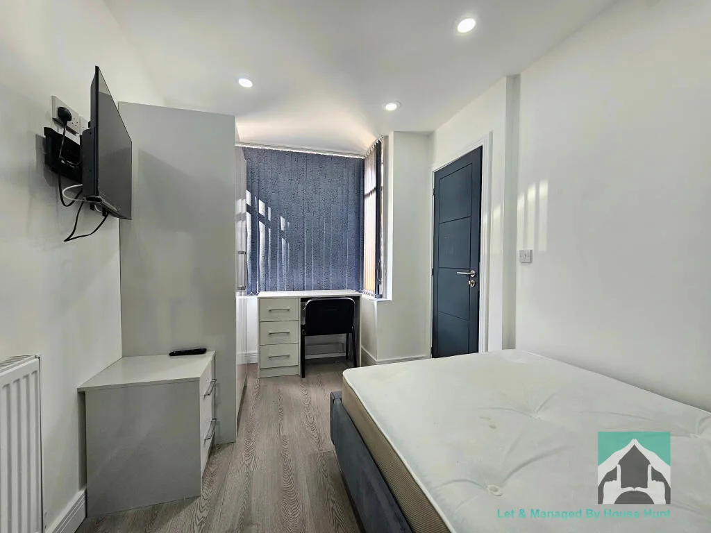 7 bedroom terraced house for rent