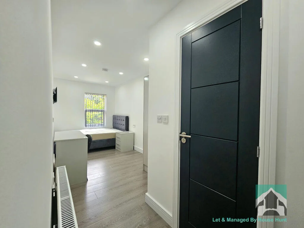 7 bedroom terraced house for rent