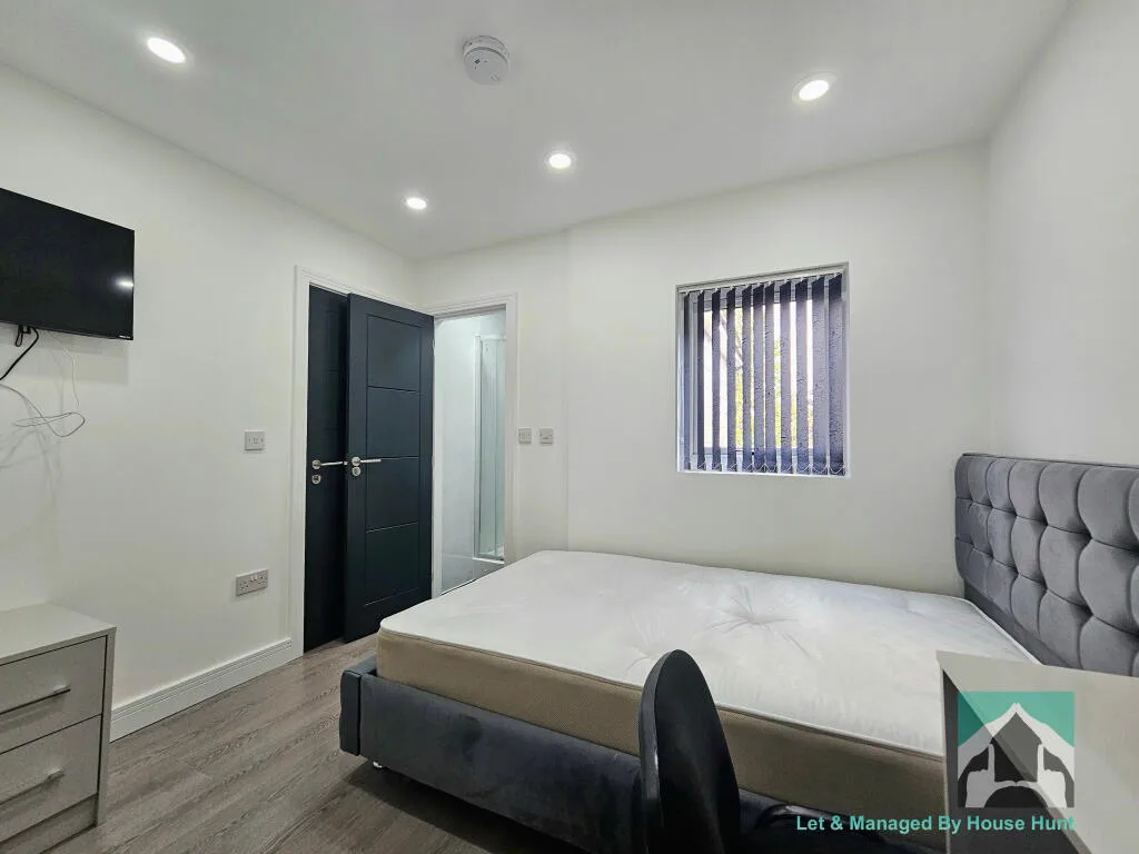 7 bedroom terraced house for rent