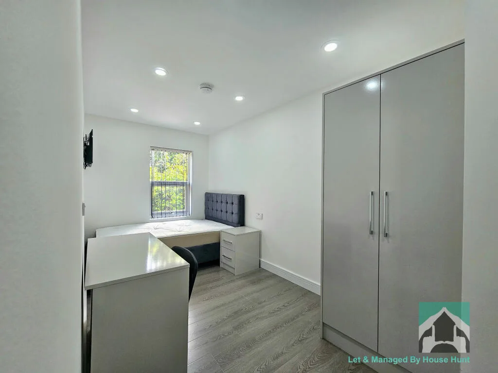 7 bedroom terraced house for rent